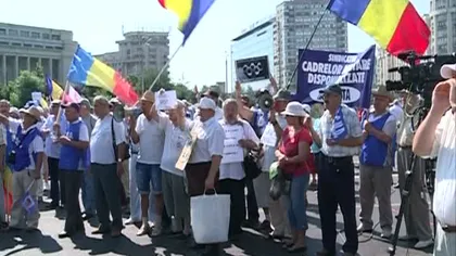 Miting anti-Băsescu, în Capitală. Protestatari:Te-ai crezut pe vapor, ţi-ai bătut joc de popor VIDEO