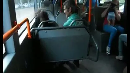 Femeie BĂTUTĂ în autobuz, din cauza unei farse VIDEO