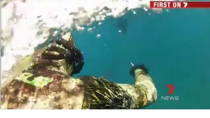 S-au băgat să înoate în ocean şi au văzut moartea cu ochii VIDEO