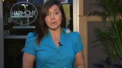 Reporterul unei televiziuni din SUA, atacat pe neaşteptate în timpul unei transmisiuni VIDEO