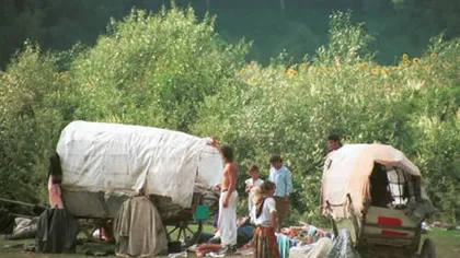 Romii din Italia, plătiţi de autorităţi cu 15.000 de euro să plece din ţară