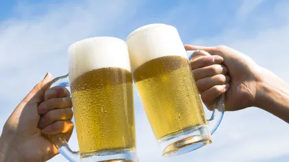 Băutorii de bere, predispuşi să facă sex la prima întâlnire