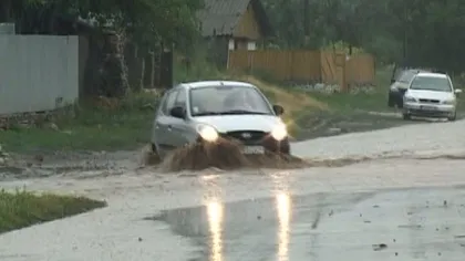 Potop în Tulcea: O jumătate de oră de ploaie a făcut ravagii VIDEO