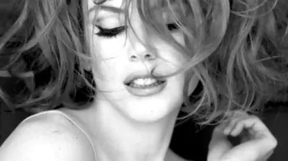 Fotografii provocatoare: Nicole Kidman, topless la 45 de ani