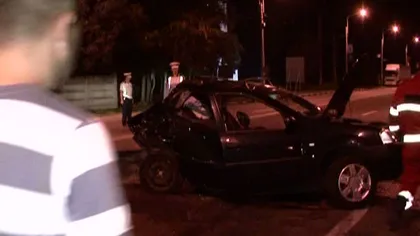 Patru persoane au ajuns la spital, după ce două maşini s-au tamponat în Craiova VIDEO