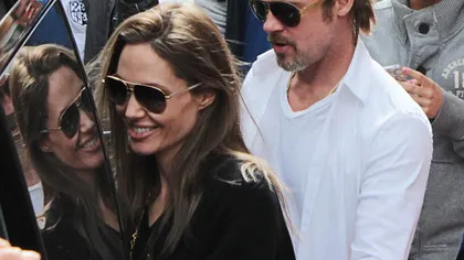 Angelina Jolie şi Brad Pitt au ieşit la cumpărături de jucării, în Franţa FOTO