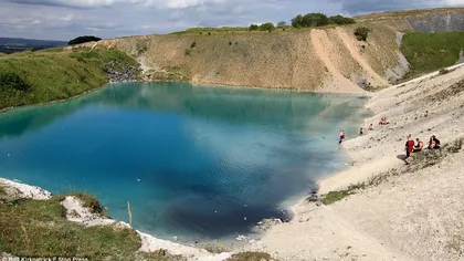 Otrăvitoarea Lagună Albastră: Arată de vis, însă apa este toxică FOTO
