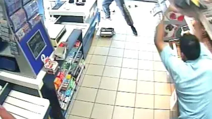 Hoţ atacat în magazin cu baxuri de bere VIDEO