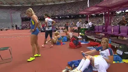 JO 2012: Atletă în fundul gol, chiar pe pista Stadionului Olimpic VIDEO