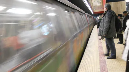 Un bărbat s-a aruncat în faţa metroului de la Universitate