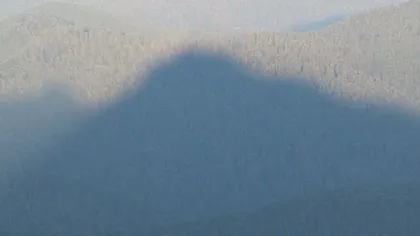 Spectacolul naturii: Piramidă holografică în Munţii Ceahlău VIDEO