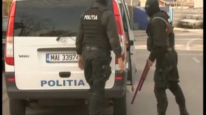 Percheziţii la poliţişti: Patru agenţi au fost reţinuţi pentru şpagă