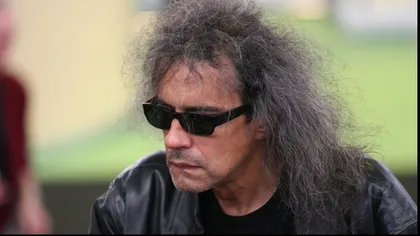 A făcut istorie cu IRIS: Minculescu, un veteran al muzicii rock, greu încercat de o boală ereditară