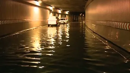 Capitala A INTRAT LA APĂ. Pasajul Unirii a fost inundat şi închis VIDEO