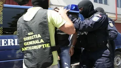 Ialomiţa: Cei cinci poliţişti cercetaţi pentru luare de mită şi abuz în serviciu, arestaţi