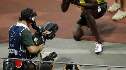 JO 2012: Poze de campion. Vezi fotografiile făcute de Usain Bolt după aurul câştigat la 200 metri