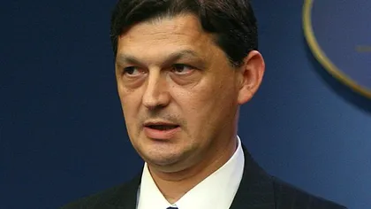 Berca, atac la Blaga: În mandatul meu, caschetele poliţiştilor nu ar fi trecut gardul Cotroceniului
