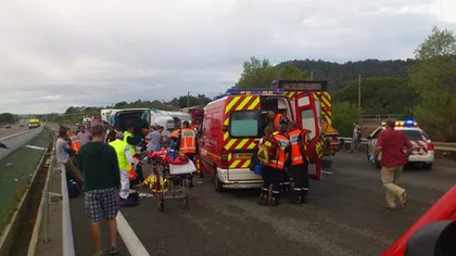 Un autocar cu români s-a răsturnat în Franţa: Un bebeluş a murit, 40 de persoane sunt rănite VIDEO