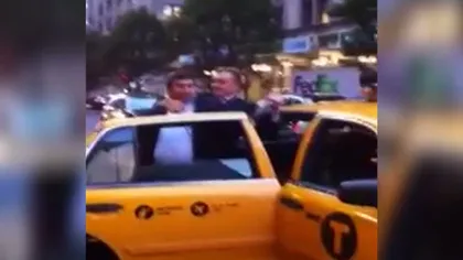 Doi bărbaţi s-au BĂTUT pentru un taxi, la New York VIDEO