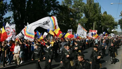 10.000 de basarabeni au cerut, în stradă, UNIREA Republicii Moldova cu România FOTO
