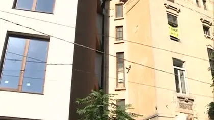 Un nou tun imobiliar în Bucureşti: Un bloc de 8 etaje a blocat o vilă-monument din centru