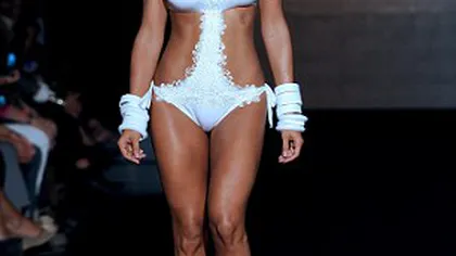 Consiliera lui Silvio Berlusconi, în bikini pe podium GALERIE FOTO