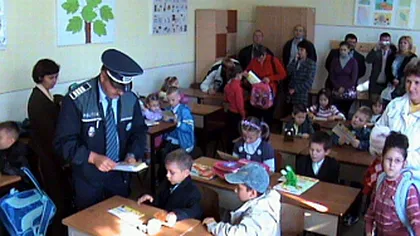 Şcolile din Bucureşti vor fi supravegheate de poliţişti