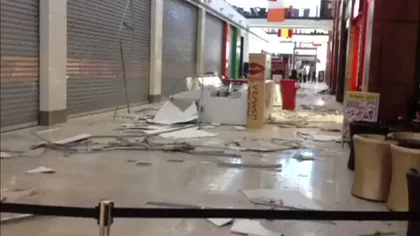 Panică printre clienţi: Tavanul unui MALL din Arad s-a prăbuşit VIDEO
