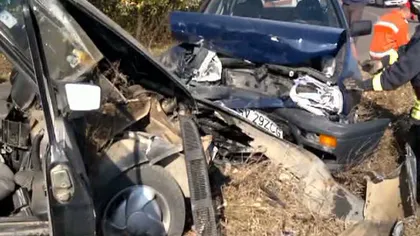 IMPACT VIOLENT pe o şosea din Suceava: Două maşini s-au făcut praf. Şase persoane sunt rănite VIDEO