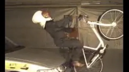 S-a inventat airbag-ul pentru biciclişti VIDEO