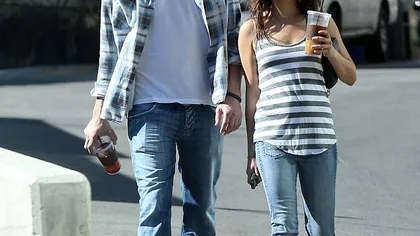 Mila Kunis ar putea fi însărcinată cu Ashton Kutcher FOTO