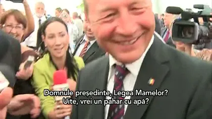 Traian Băsescu şi paharul cu apă. Cum i-a răspuns în glumă unui reporter VIDEO