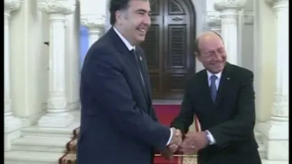 Băsescu, către Saakaşvili: Putem plânge împreună, aţi rămas şi dumneavoastră în opoziţie cu guvernul