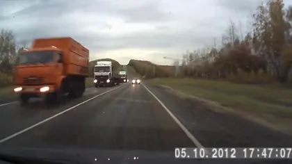 INCONŞTIENŢĂ în trafic. Cum a scăpat un şofer de un accident ce putea fi fatal VIDEO
