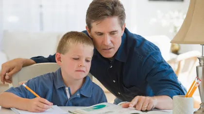 Cum îţi convingi copilul să facă temele