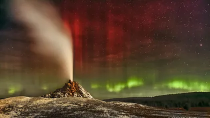Fotografia astronomică a zilei: Aurora boreală, văzută deasupra unui gheizer