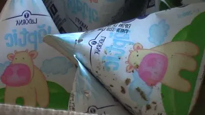 REVOLTĂTOR. Cutii de lapte cu VIERMI pentru copiii de la o şcoală din Galaţi VIDEO