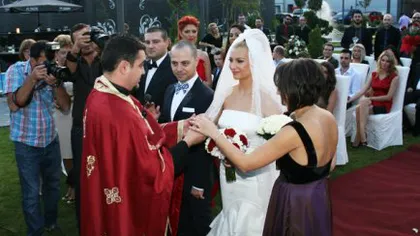 Lora şi actorul Dan Badea, nuntă în natură. Vezi ce rochie a purtat mireasa GALERIE FOTO