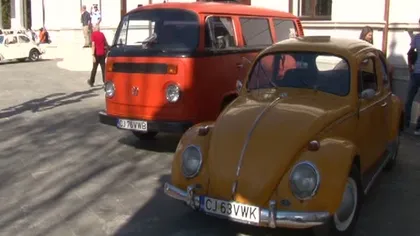 Parada maşinilor de epocă în Cluj-Napoca. Vezi VEDETELE EXPOZIŢIEI