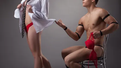 Cum să faci striptease ca o profesionistă VIDEO