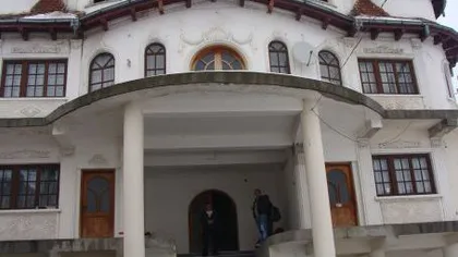 Deţinătorii de palate cu turnuleţe din Târgu Jiu au datorii imense la bugetul de stat