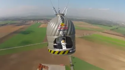Saltul istoric făcut de Felix Baumgartner din stratosferă, recreat de Lego VIDEO