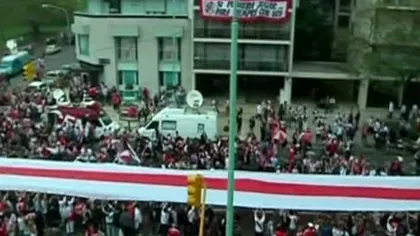 Suporterii echipei argentiniene River Plate au făcut un steag lung de 8.000 metri VIDEO