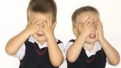 De ce cred copiii că sunt invizibili atunci când se acoperă la ochi? Cercetătorii au răspunsul