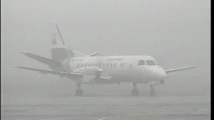 România în ceaţă: Sute de pasageri blocaţi pe aeroporturi, circulaţie îngreunată VIDEO