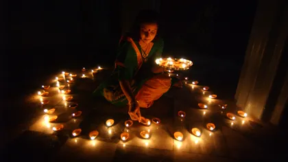 Diwali, festivalul luminilor şi începutului noului an hindus, sărbătorit la Bucureşti