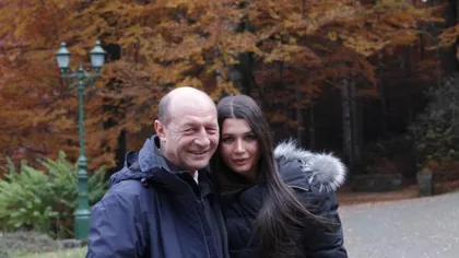 Elena Băsescu îşi felicită tatăl pe Twitter