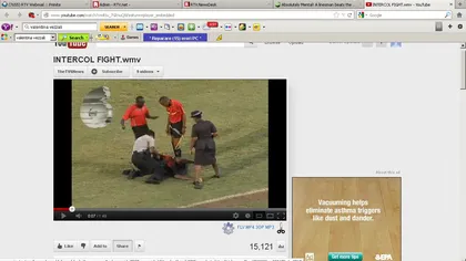 Videoclipul anului, în fotbal. Un tuşier nervos bate cu fanionul un fan intrat pe teren VIDEO