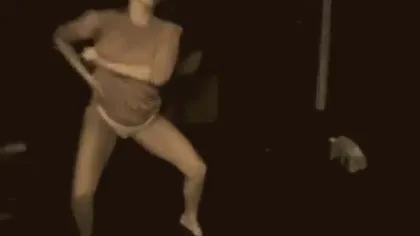 Lady Gaga, pălmuită peste fund de două fete aproape goale VIDEO