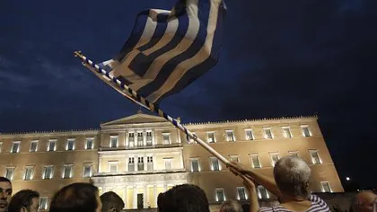 Plan de austeritate în Grecia: Se reduc salariile şi pensiile
